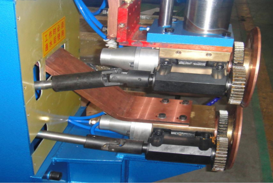 久日机床请求一种低噪音高散热大口径钢管合缝焊机及其使用方法专利梯度衰减焊接过程中高频噪音